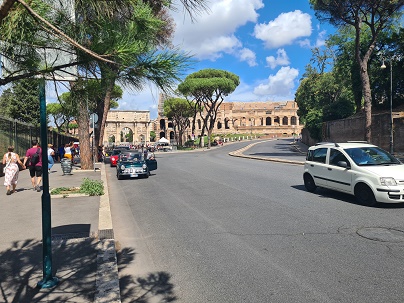 Rome, 24h Hop-On Hop Off: Colosseum and Arch of Constantine